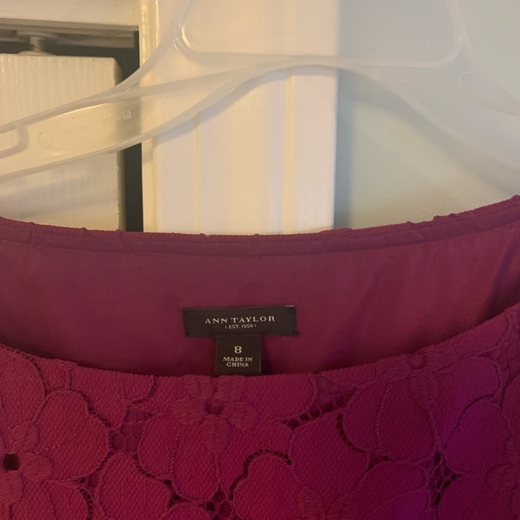 Ann Taylor purple dark magenta lace floral crochet sheath dress - Picture 3 of 3